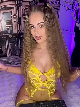 AubrieleRouj1 online show from 01-08-26, 05:37