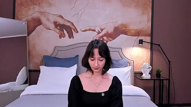 EmilySwonn online show from 10-10-25, 04:06