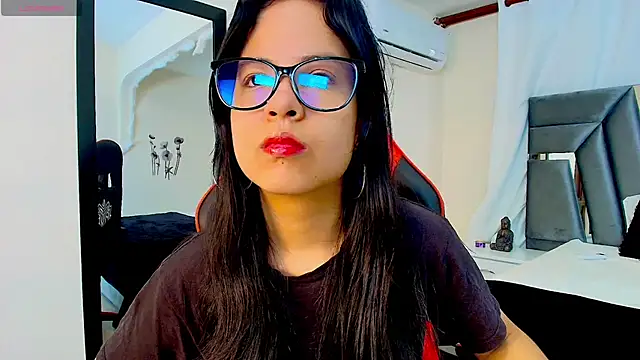 MiniLove 01 online show from 03-11-26, 12:11