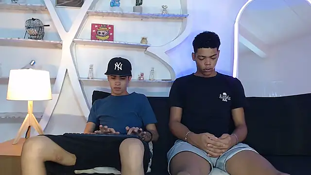 PRETTY FEM online show from 09-23-25, 01:14