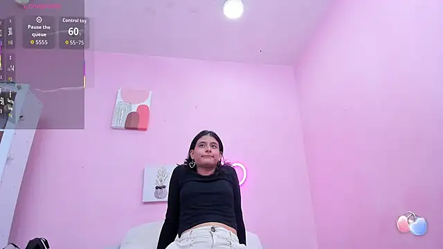 Snapshot of Georgina_Ferri_ chatting on 09-15-25, 05:13 Georgina Ferri online show from 09-15-25, 05:13