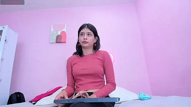 Snapshot of Georgina_Ferri_ chatting on 09-19-25, 05:24 Georgina Ferri online show from 09-19-25, 05:24