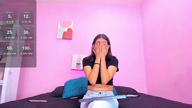 Snapshot of Georgina_Ferri_ chatting on 10-10-25, 05:12 Georgina Ferri online show from 10-10-25, 05:12