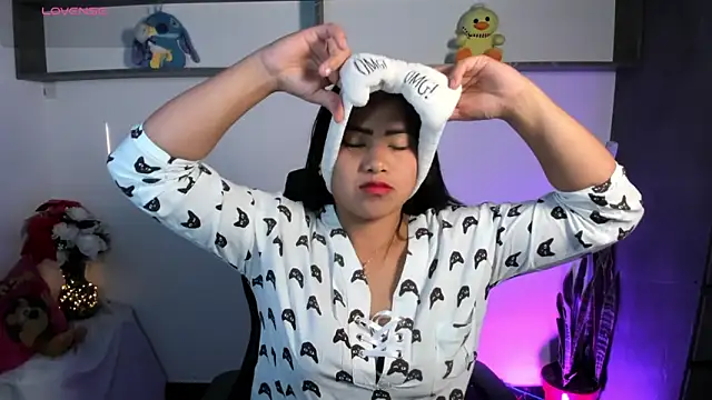 Victoria b  online show from 02-06-26, 10:24