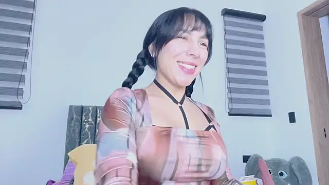 greciadom555 online show from 10-10-25, 02:21