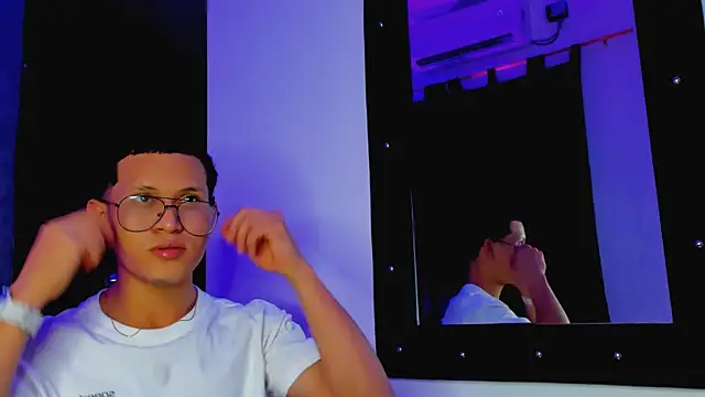 Manuel FPG online show from 10-18-25, 01:08