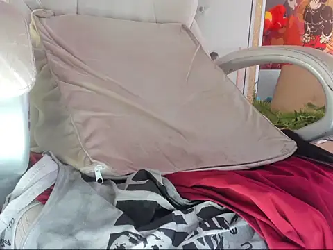 mila dash online show from 09-25-25, 12:31