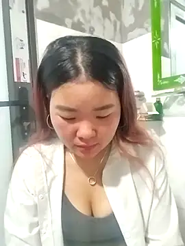 lylylove online show from 04-29-26, 11:44