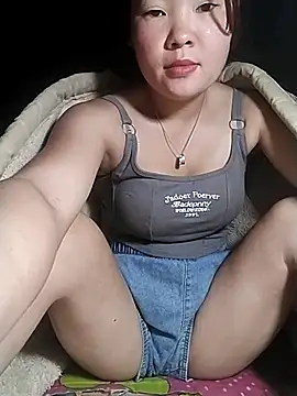 lylylove online show from 06-18-26, 01:39