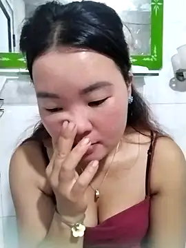 lylylove online show from 07-18-26, 12:31