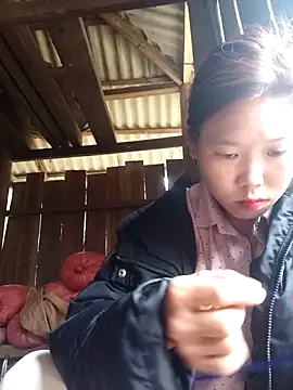 Snapshot of Ngocmi909 chatting on 03-08-26, 02:04 Ngocmi909 online show from 03-08-26, 02:04