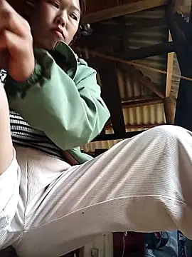 Snapshot of Ngocmi909 chatting on 03-15-26, 01:33 Ngocmi909 online show from 03-15-26, 01:33