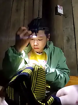 Snapshot of Ngocmi909 chatting on 03-15-26, 01:39 Ngocmi909 online show from 03-15-26, 01:39