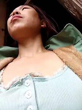 Snapshot of Ngocmi909 chatting on 03-18-26, 12:58 Ngocmi909 online show from 03-18-26, 12:58