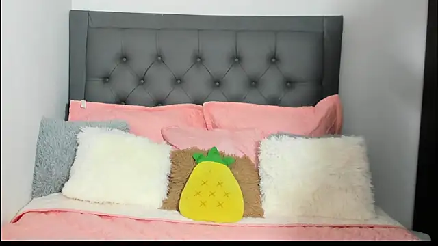 Snapshot of ImSofia222_ chatting on 03-06-26, 11:12 ImSofia222 online show from 03-06-26, 11:12