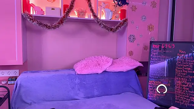 Snapshot of Crystallana chatting on 01-07-25, 05:20 Crystallana online show from 01-07-25, 05:20