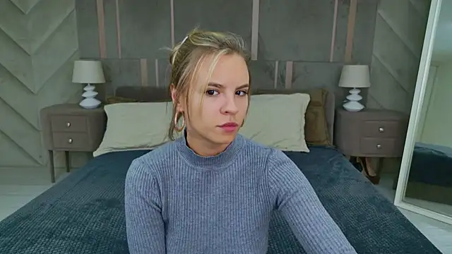 KiaraRolls online show from 10-11-25, 08:51