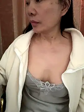 xiiuuff18 online show from 11-01-25, 12:12