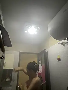 xiiuuff18 online show from 06-24-26, 12:59