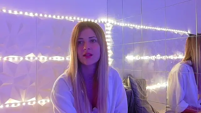 Aishha  online show from 10-07-25, 05:04