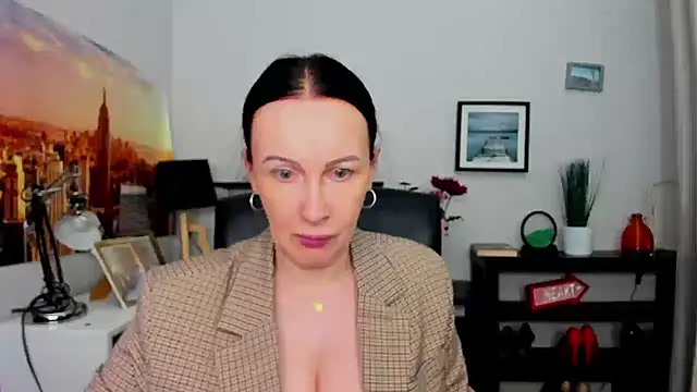 Velvet Jasmine online show from 09-30-25, 05:23