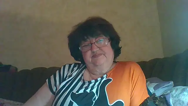 Snapshot of MilaSky5303 chatting on 10-04-25, 08:45 MilaSky5303 online show from 10-04-25, 08:45