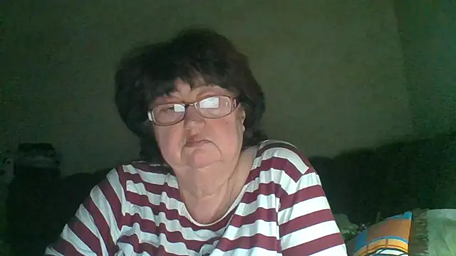 Snapshot of MilaSky5303 chatting on 10-09-25, 04:21 MilaSky5303 online show from 10-09-25, 04:21