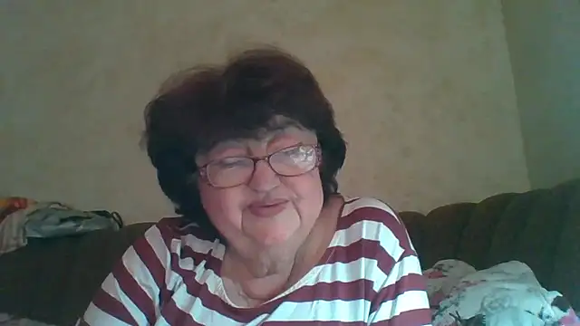 Snapshot of MilaSky5303 chatting on 10-11-25, 11:20 MilaSky5303 online show from 10-11-25, 11:20