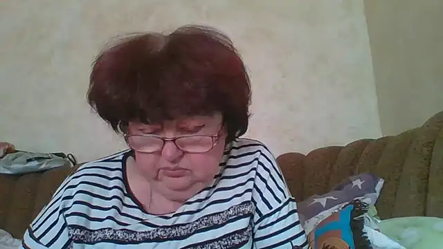 Snapshot of MilaSky5303 chatting on 10-22-25, 10:37 MilaSky5303 online show from 10-22-25, 10:37