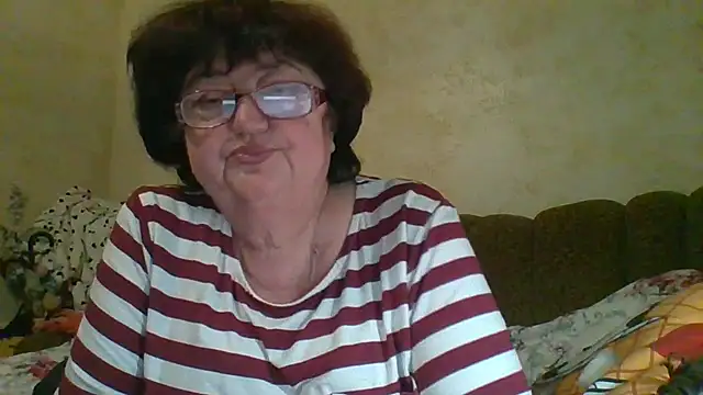 Snapshot of MilaSky5303 chatting on 10-26-25, 10:36 MilaSky5303 online show from 10-26-25, 10:36