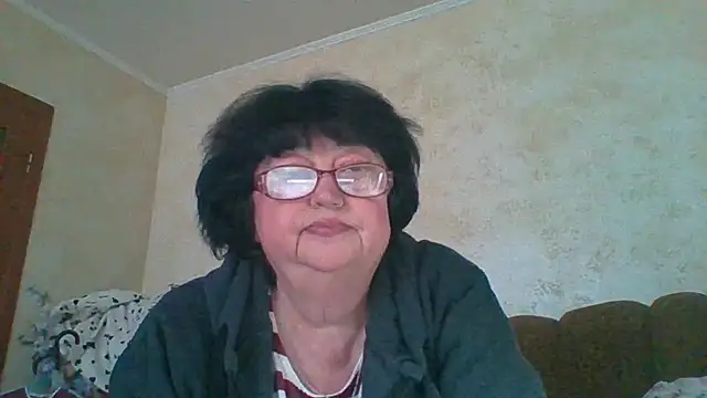 Snapshot of MilaSky5303 chatting on 10-31-25, 11:44 MilaSky5303 online show from 10-31-25, 11:44