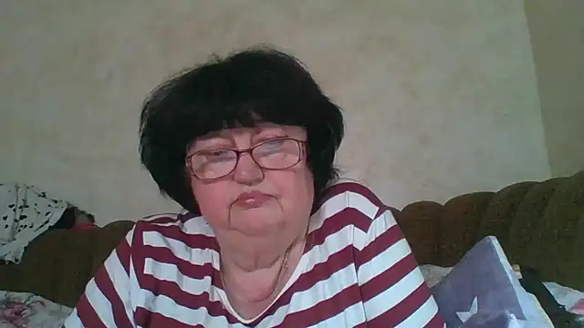 Snapshot of MilaSky5303 chatting on 11-02-25, 10:28 MilaSky5303 online show from 11-02-25, 10:28