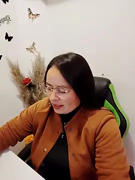 Daliz Leon online show from 10-01-25, 01:22