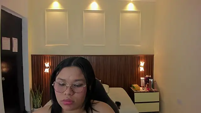 Snapshot of CYNTHIA_HILL1 chatting on 09-16-25, 03:07 CYNTHIA HILL1 online show from 09-16-25, 03:07