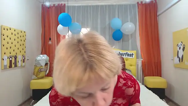 Snapshot of LadyElina chatting on 09-19-25, 11:55 LadyElina online show from 09-19-25, 11:55