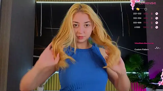 Snapshot of dreamhannah chatting on 09-16-25, 08:21 dreamhannah online show from 09-16-25, 08:21
