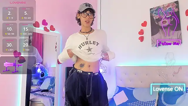 Snapshot of Thedoll_ethan7 chatting on 10-17-25, 07:49 Thedoll ethan7 online show from 10-17-25, 07:49