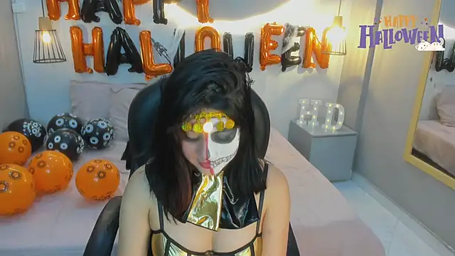 Julieth brown  online show from 10-31-25, 09:05