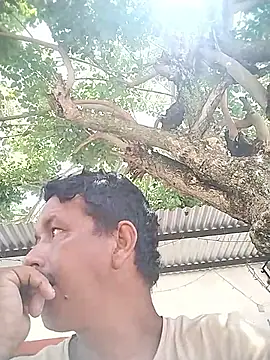 colombiano198720 online show from 10-11-25, 05:55