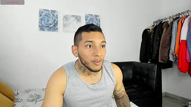 Snapshot of ArianaWil chatting on 09-25-25, 10:02 ArianaWil online show from 09-25-25, 10:02