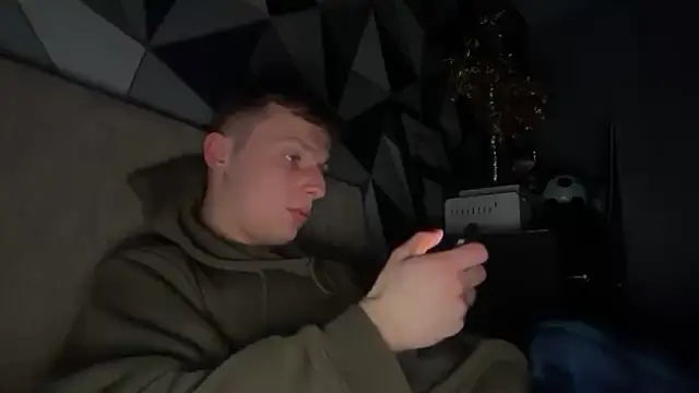 Snapshot of Oliver_harrison chatting on 02-03-26, 12:42 Oliver harrison online show from 02-03-26, 12:42