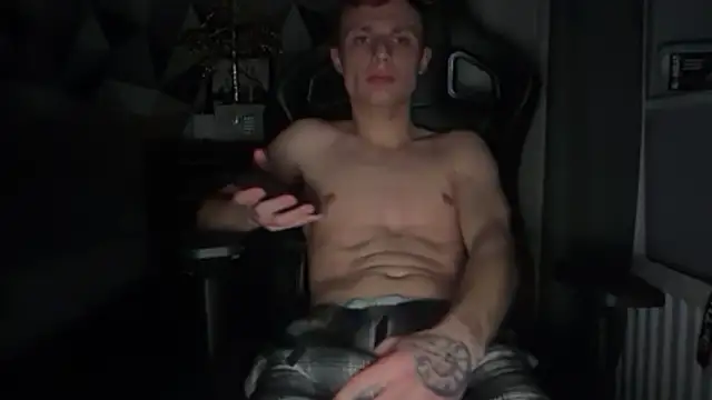 Snapshot of Oliver_harrison chatting on 02-06-26, 11:52 Oliver harrison online show from 02-06-26, 11:52