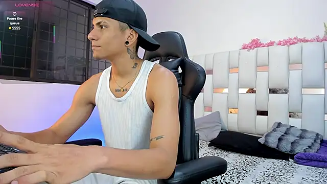 Adan Oriol online show from 02-28-26, 04:24