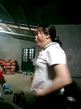 Snapshot of Maymay0033 chatting on 11-04-25, 11:04 Maymay0033 online show from 11-04-25, 11:04