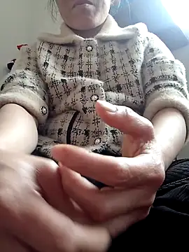 Snapshot of Maymay0033 chatting on 11-18-25, 06:51 Maymay0033 online show from 11-18-25, 06:51