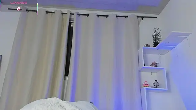 Selenafox 0 online show from 11-11-25, 01:49