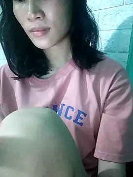 Snapshot of Ly-ny chatting on 09-27-25, 06:57 Ly-ny online show from 09-27-25, 06:57