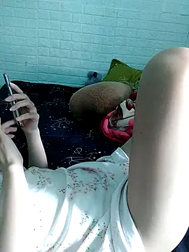 Snapshot of Ly-ny chatting on 10-03-25, 06:54 Ly-ny online show from 10-03-25, 06:54