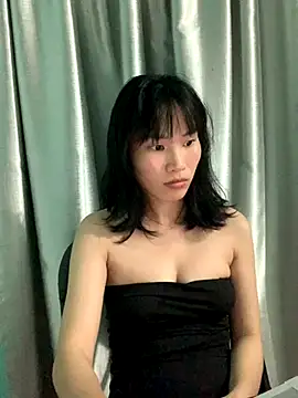 Snapshot of Ly-ny chatting on 10-17-25, 06:54 Ly-ny online show from 10-17-25, 06:54