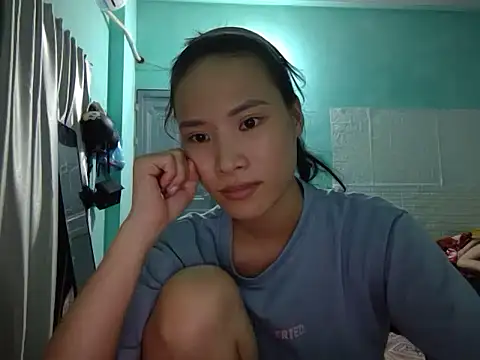 Snapshot of Ly-ny chatting on 10-18-25, 07:25 Ly-ny online show from 10-18-25, 07:25